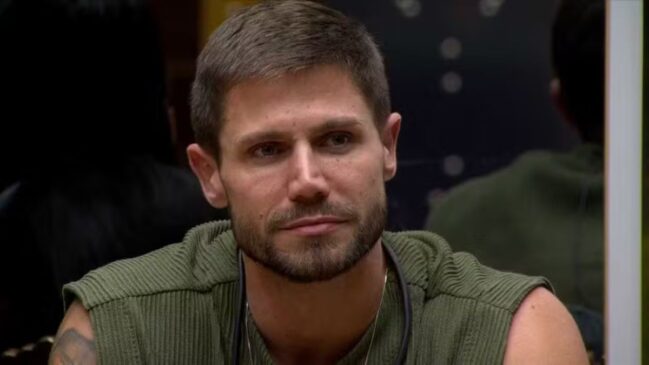 O ex-BBB Jonas Sulzbach se envolveu em um 'leve' acidente de trânsito