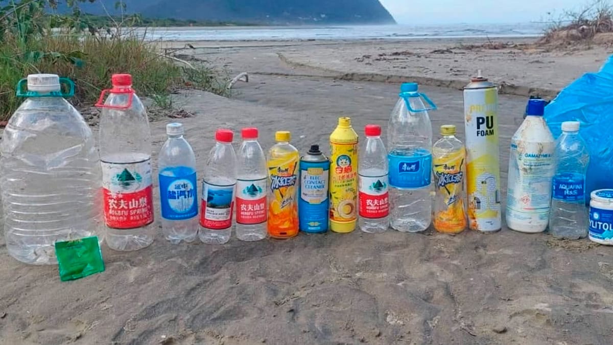 lixo vindo da asia percorre mais de 17 mil km e invade praias