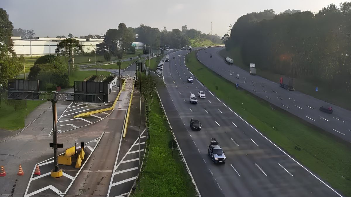 Anchieta, Imigrantes e Ayrton Senna têm trânsito pesado por excesso de veículos na manhã desta terça-feira (7) de tempo aberto (Reprodução/Ecovias)