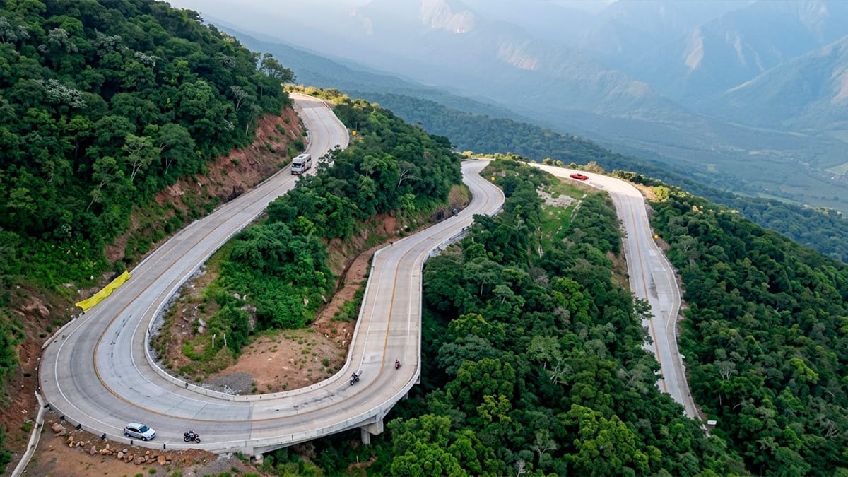 No turismo, a rodovia deve aproximar destinos do litoral sul catarinense e da serra gaúcha, ampliando o fluxo de visitantes entre as regiões. DNIT/Divulgação
