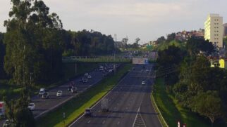 A subida pela Imigrantes está registrando dois pontos de lentidão