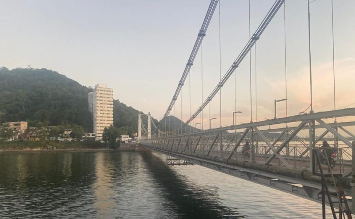 Inaugurada em 1914, a estrutura é considerada a primeira ponte pênsil do Brasil e teve papel fundamental no desenvolvimento da região