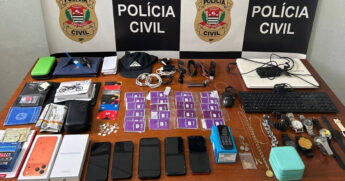 Objetos apreendidos na operação no Morro do Marapé, em Santos