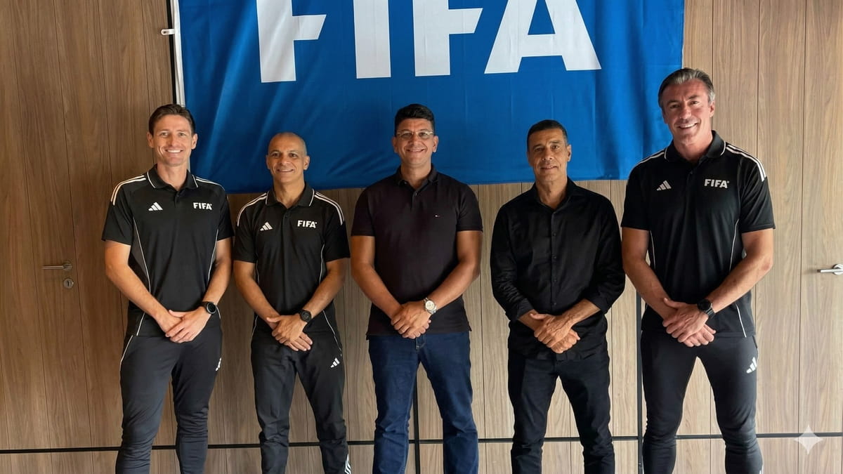 Além do trio principal, outros seis profissionais brasileiros foram selecionados como assistentes e VAR, totalizando nove representantes