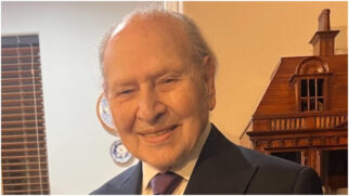 Ronald G. Wayne passa dos 90 anos e abriu mão de ser um dos maiores milionários do mundo