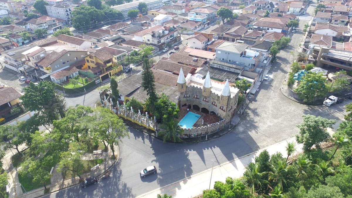 Entre os destaques está o Castelo do Casqueiro, um dos poucos do tipo no estado de São Paulo. Renan Lousada/DL