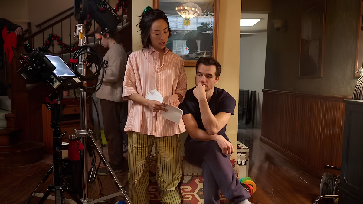 Já '118171' conta com Moura e Greta Lee vivendo em um cenário de suspense dentro de casa (Netflix/Reprodução)