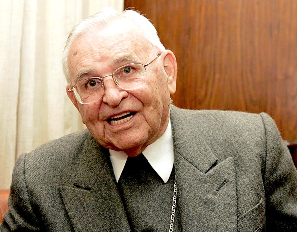 Dom Evaristo Arns morreu aos 95 anos, no dia 14 de dezembro de 2016, em consequência de uma broncopneumonia. Estava internado a cerca de quinze dias no Hospital Santa Catarina, em São Paulo.