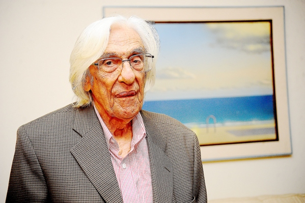 O poeta, escritor e teatrólogo maranhense Ferreira Gullar morreu no Rio, aos 86 anos, vítima de uma pneumonia. Ele estava internado há 20 dias no hospital Copa D’Or, na Zona Sul do Rio.