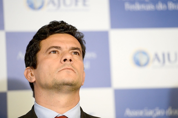 Premiada como a principal iniciativa de combate à corrupção no mundo, a Operação Lava Jato cumpriu mais de 60 mandados de prisão e 80 conduções coercitivas.