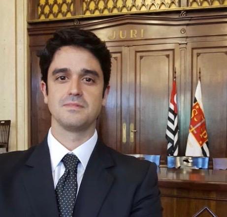A pedido do advogado Felipe Fontes dos Reis Costa Pires de Campos houve a revogação da prisão de seu cliente, o que se estendeu para o outro acusado